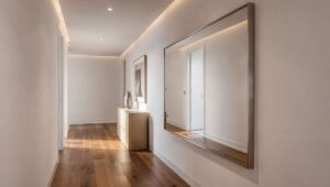 Spiegel im Flur: Warum Innenarchitekten bei diesem beliebten Deko-Trend zur Vorsicht raten